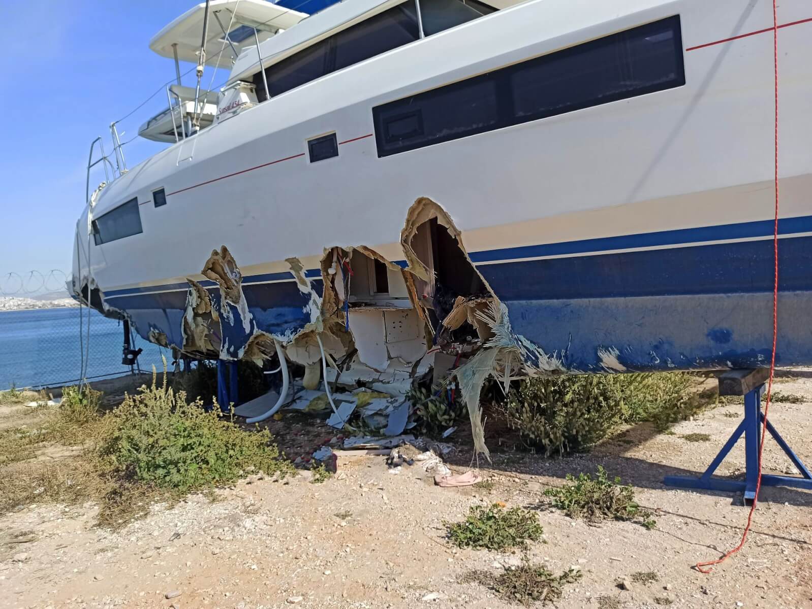 catamaran starboard side damaged hull