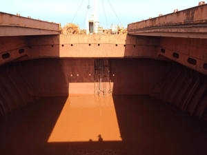 Cargo Hold No.1 flooded with seawater